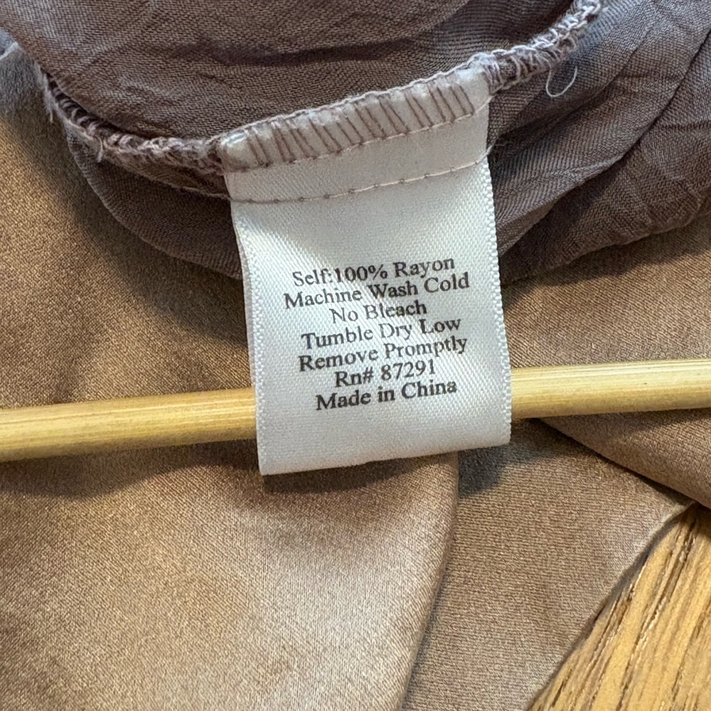 Johnny Was Mocha Brown Long Sleeve V-Neck Size M READ - Picture 8 of 13